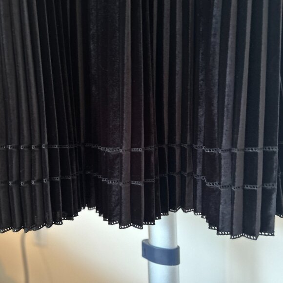 Twinset long crêpe and embroidered velvet skirt size UK 12/EU 38/FR 40/IT 44 - Picture 8 of 9